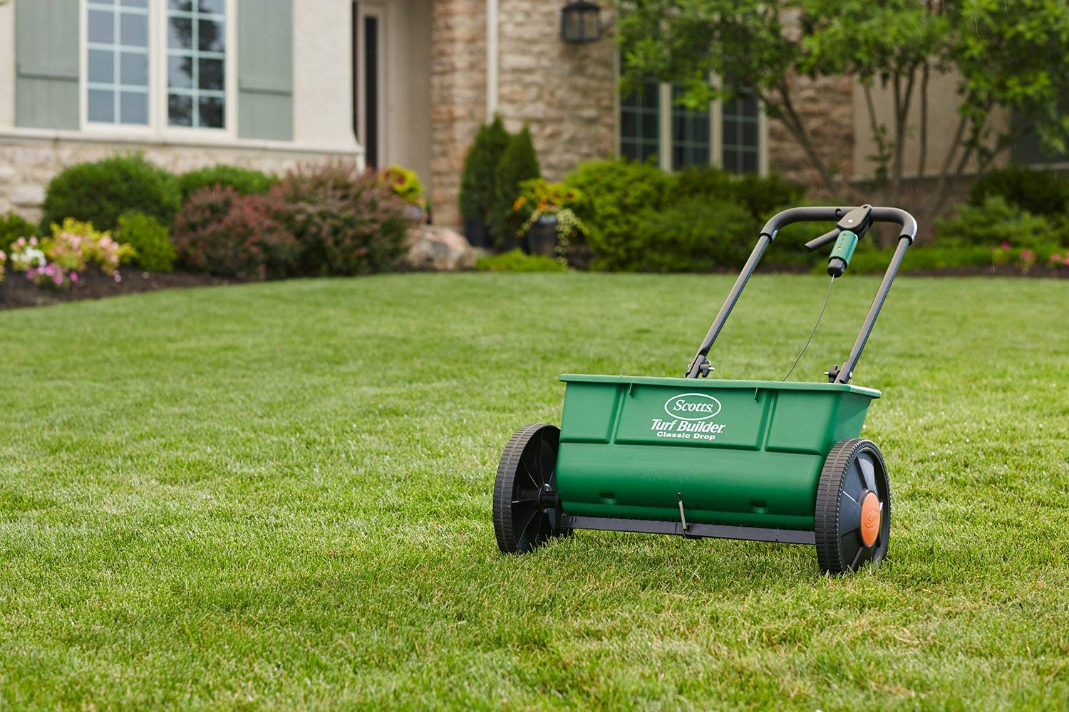 Scotts Turf Builder Classic Spreader