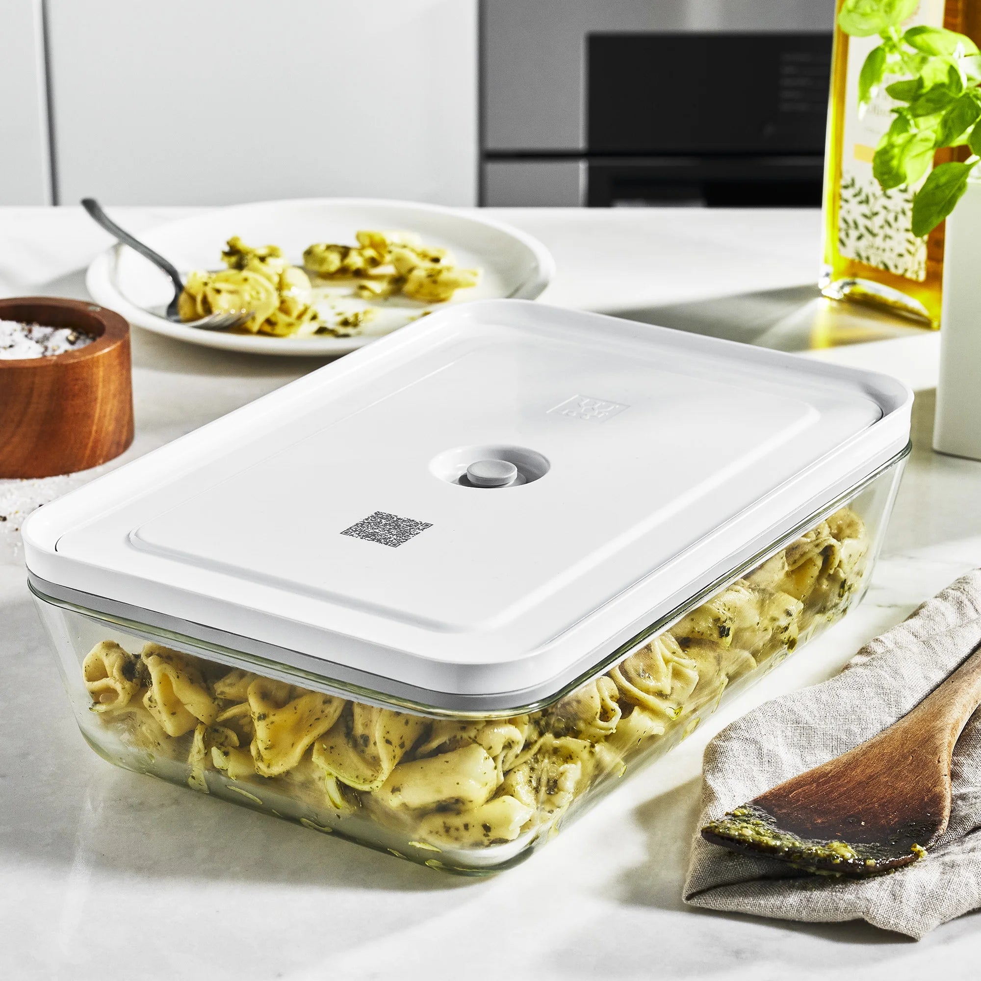 Zwilling Fresh & Save 32-pc Vacuum Sealer Machine Set, Sous Vide Bags, Meal prep, Airtight Food Storage Containers Glass