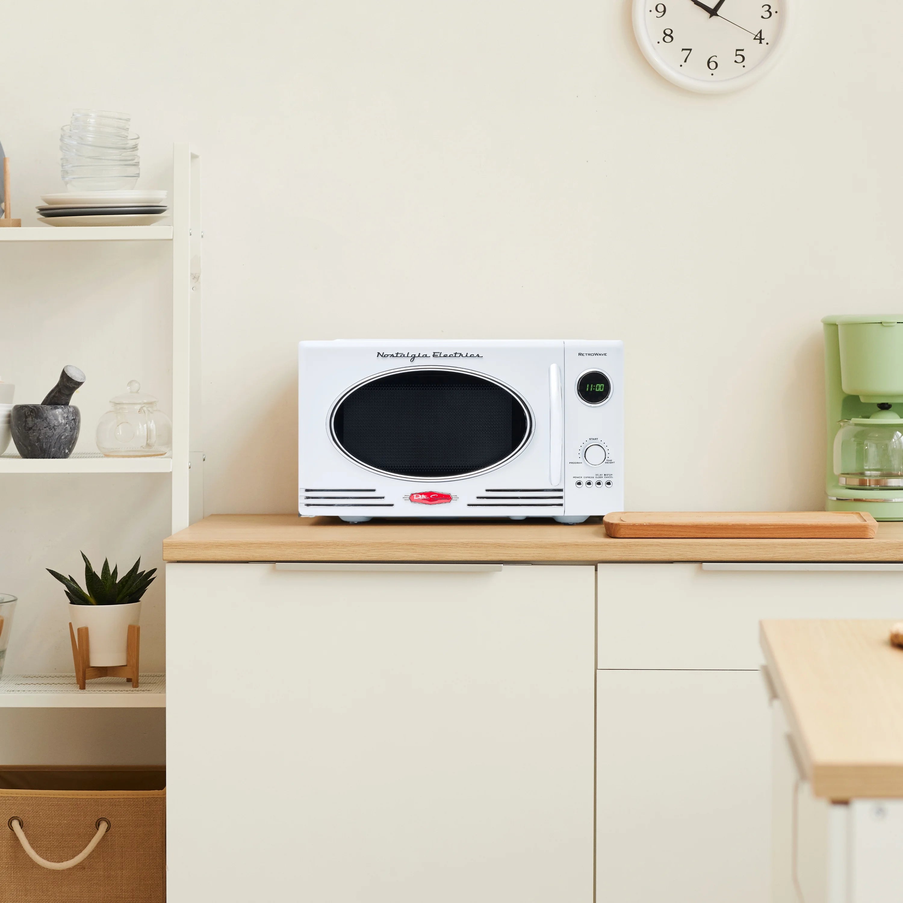 Nostalgia Retro Microwave for Countertop 0.9 cu ft Vintage Microwave, White