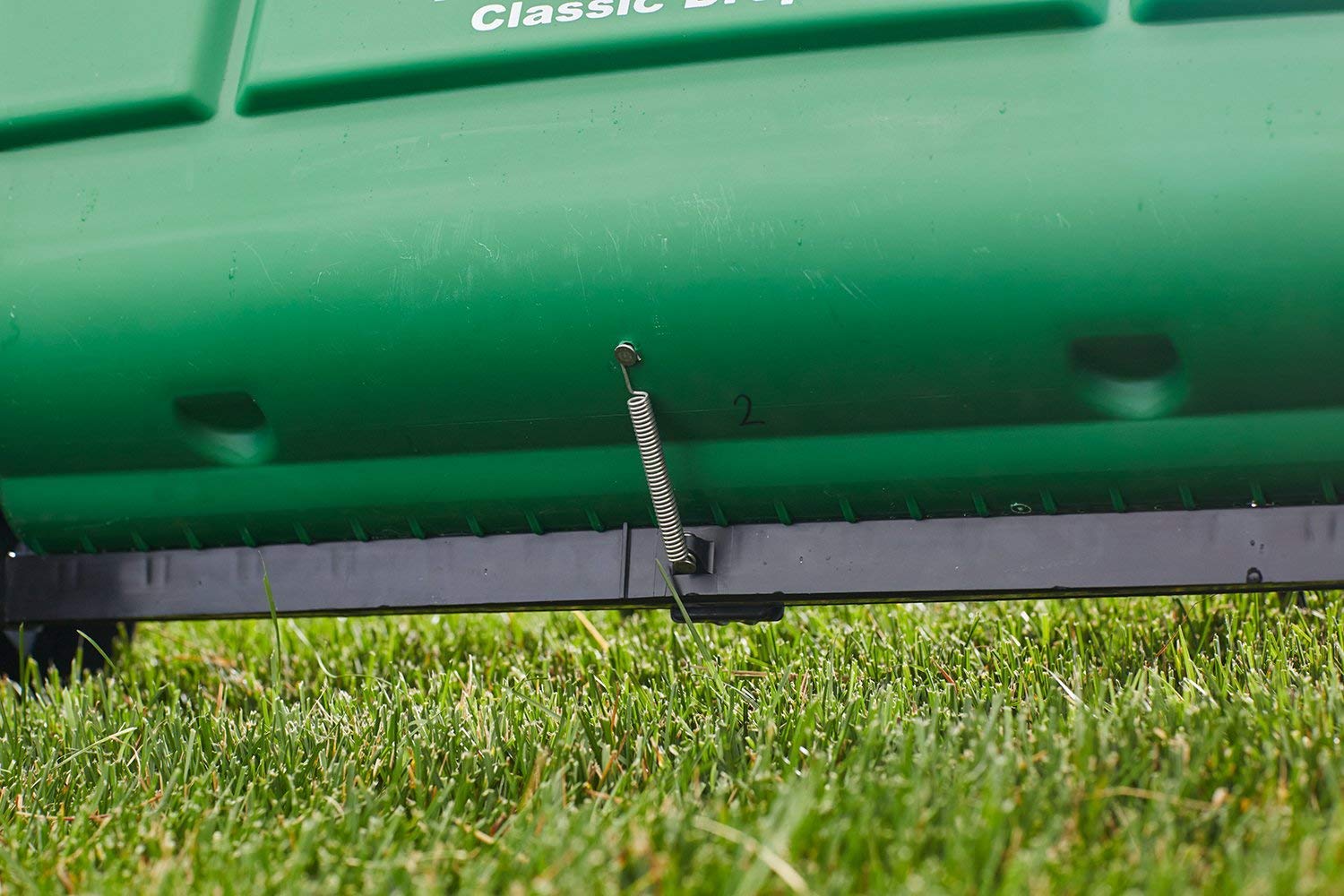 Scotts Turf Builder Classic Spreader